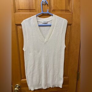 aritzia| babaton|white sweater vest